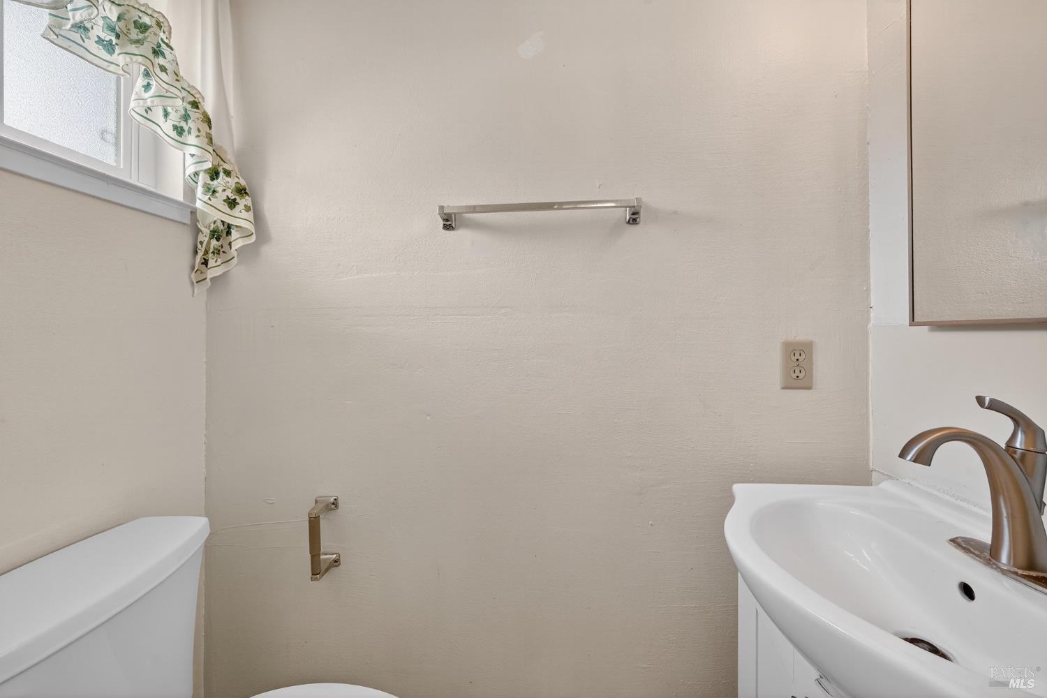Detail Gallery Image 17 of 36 For 865 Camelia Dr, Dixon,  CA 95620 - 3 Beds | 1/1 Baths