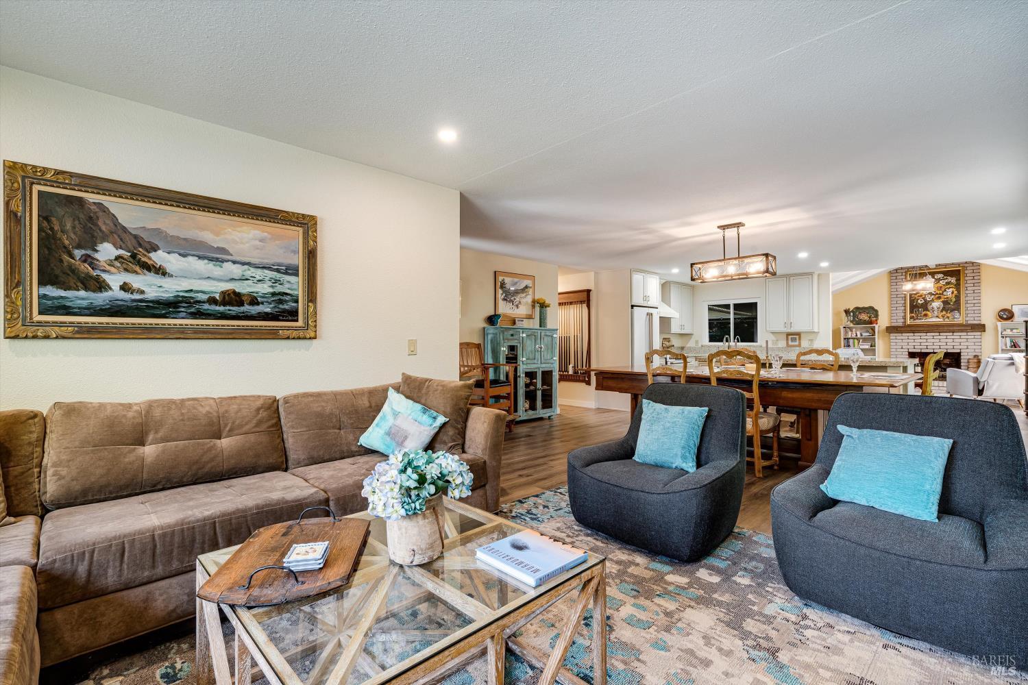 Detail Gallery Image 7 of 32 For 113 Sherwood Dr, Santa Rosa,  CA 95405 - 4 Beds | 2 Baths