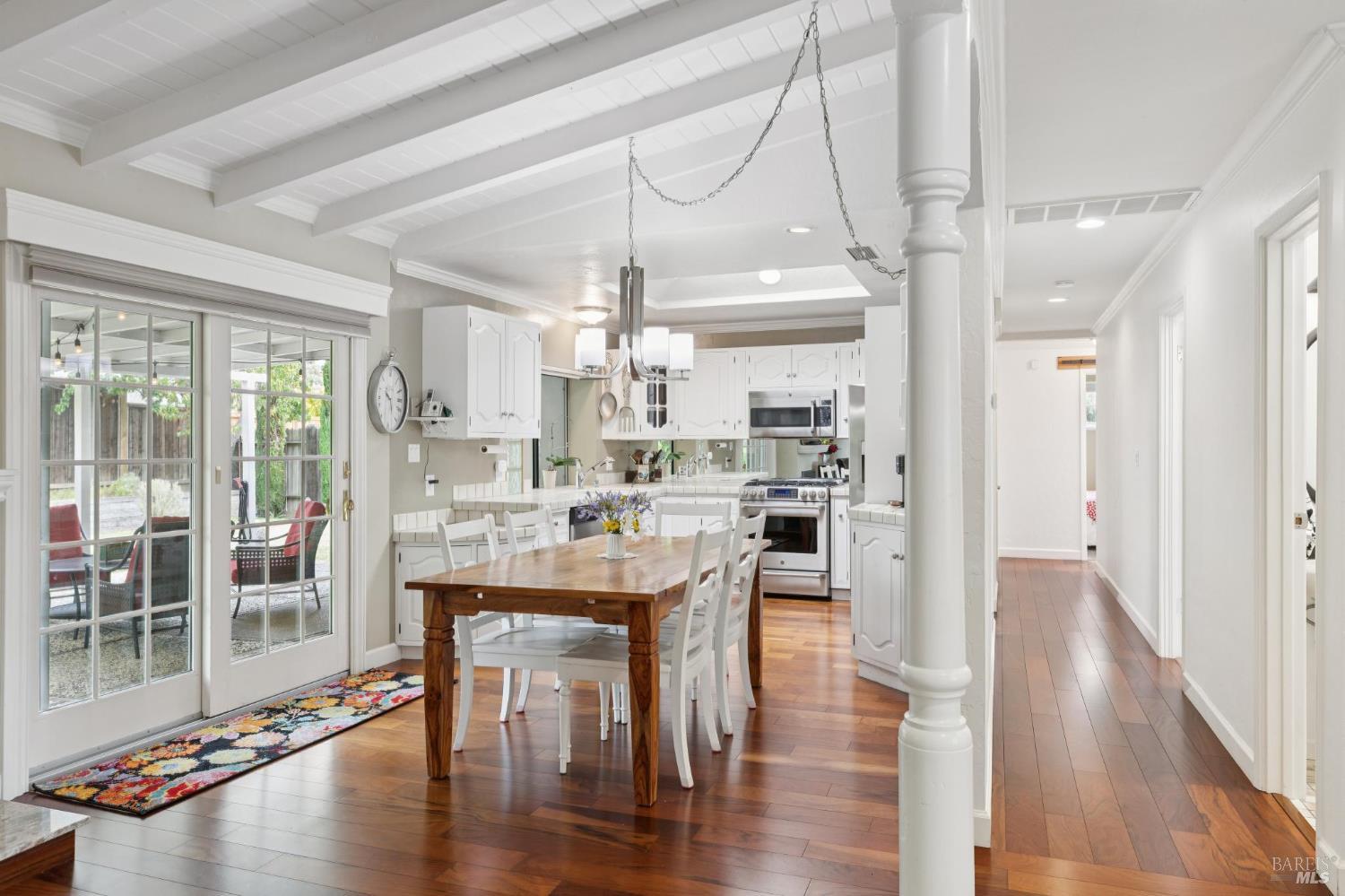 Detail Gallery Image 11 of 31 For 60 Ormond Ct, Novato,  CA 94947 - 3 Beds | 3 Baths