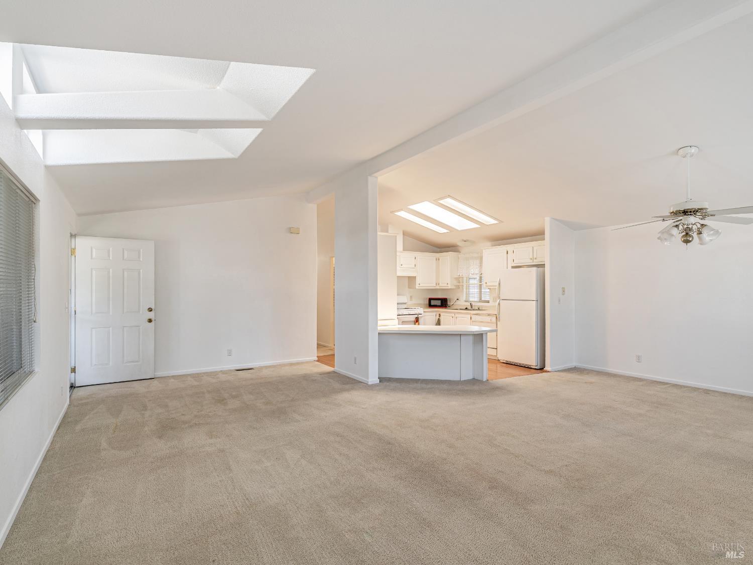 Detail Gallery Image 7 of 20 For 48 Cardinal Way, Santa Rosa,  CA 95409 - 2 Beds | 2 Baths