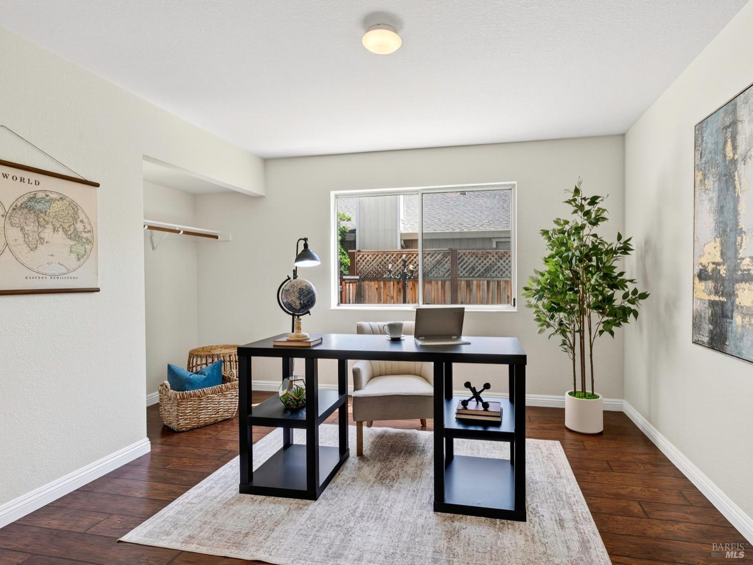 Detail Gallery Image 19 of 47 For 688 Natalie Dr, Windsor,  CA 95492 - 5 Beds | 3 Baths