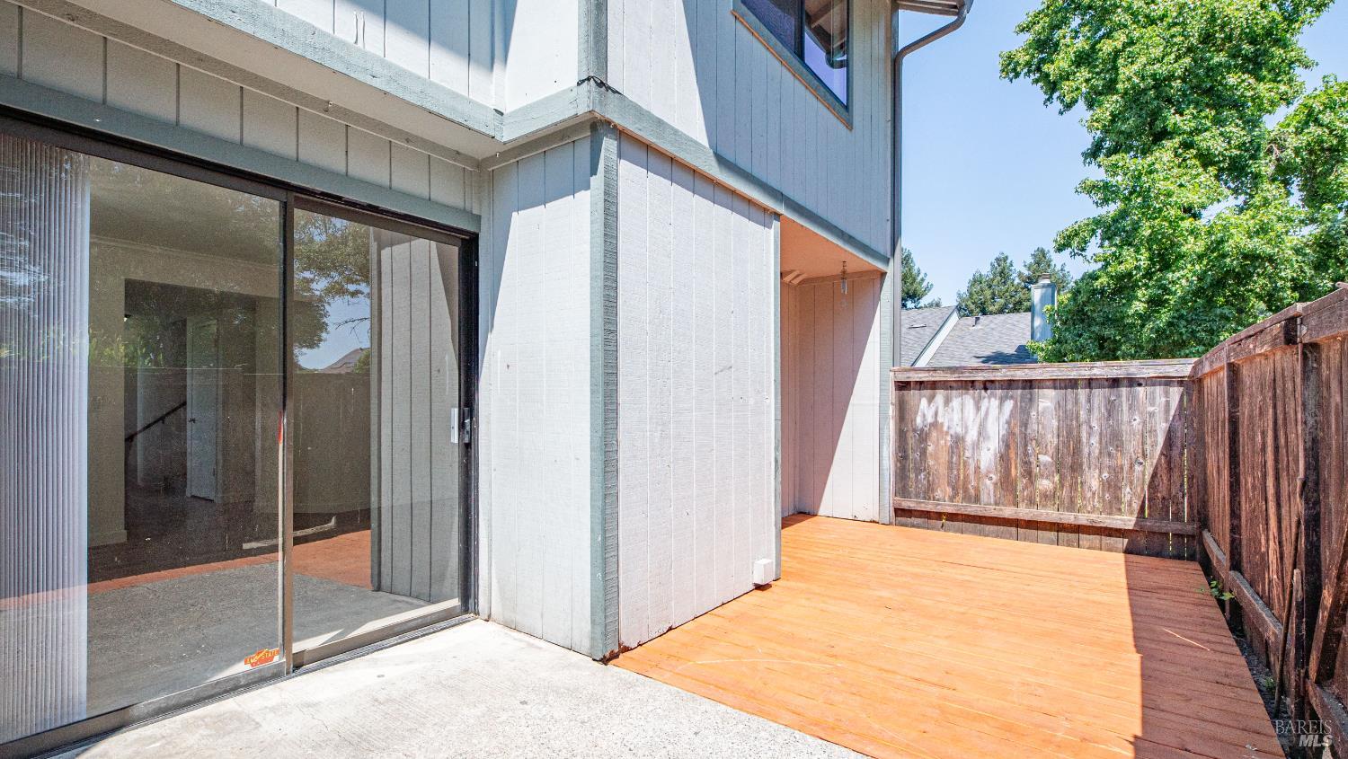 Detail Gallery Image 24 of 27 For 307 Occidental Cir, Santa Rosa,  CA 95401 - 3 Beds | 2/1 Baths