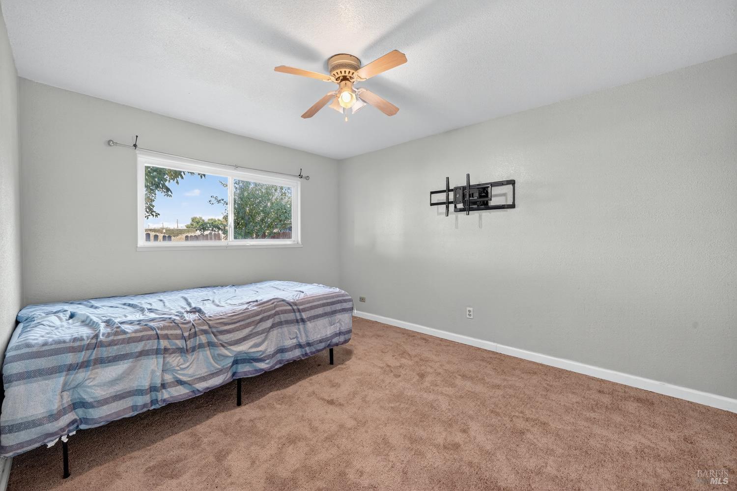 Detail Gallery Image 22 of 36 For 865 Camelia Dr, Dixon,  CA 95620 - 3 Beds | 1/1 Baths