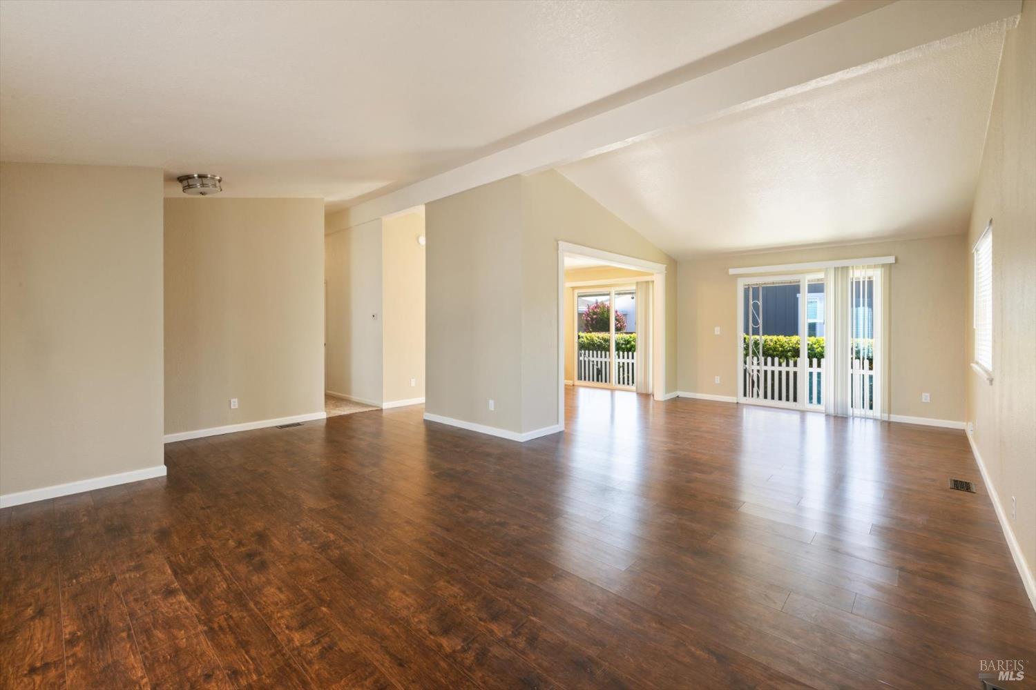 Detail Gallery Image 12 of 39 For 209 Shirley Ct 116, Napa,  CA 94558 - 2 Beds | 2 Baths