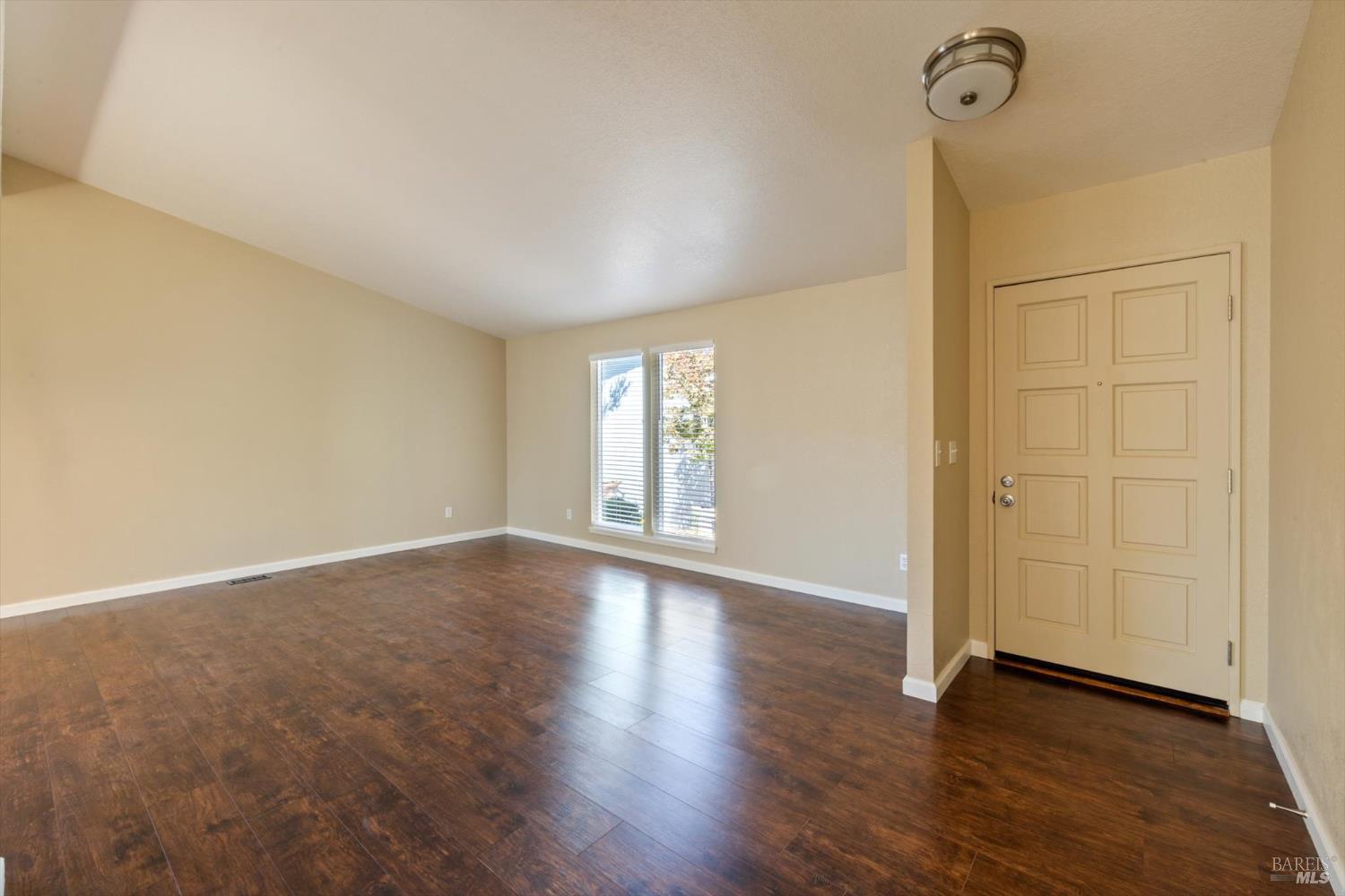 Detail Gallery Image 8 of 39 For 209 Shirley Ct 116, Napa,  CA 94558 - 2 Beds | 2 Baths