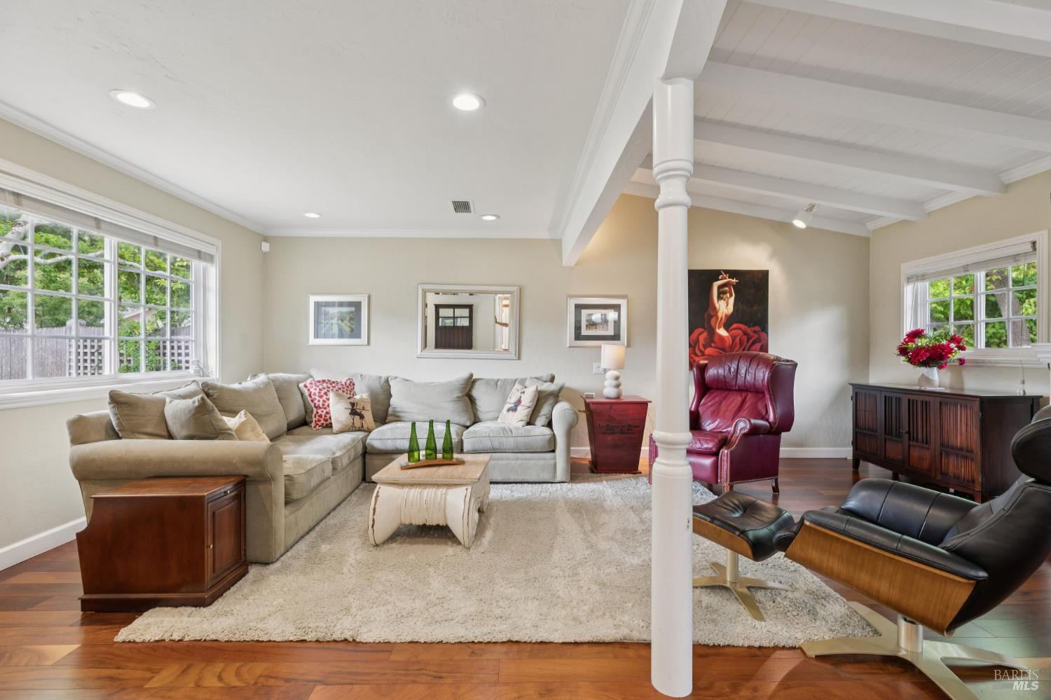 Detail Gallery Image 6 of 31 For 60 Ormond Ct, Novato,  CA 94947 - 3 Beds | 3 Baths