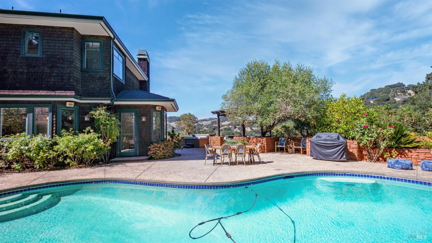 Detail Gallery Image 56 of 83 For 1 the Alameda Knls, San Anselmo,  CA 94960 - 5 Beds | 5/1 Baths