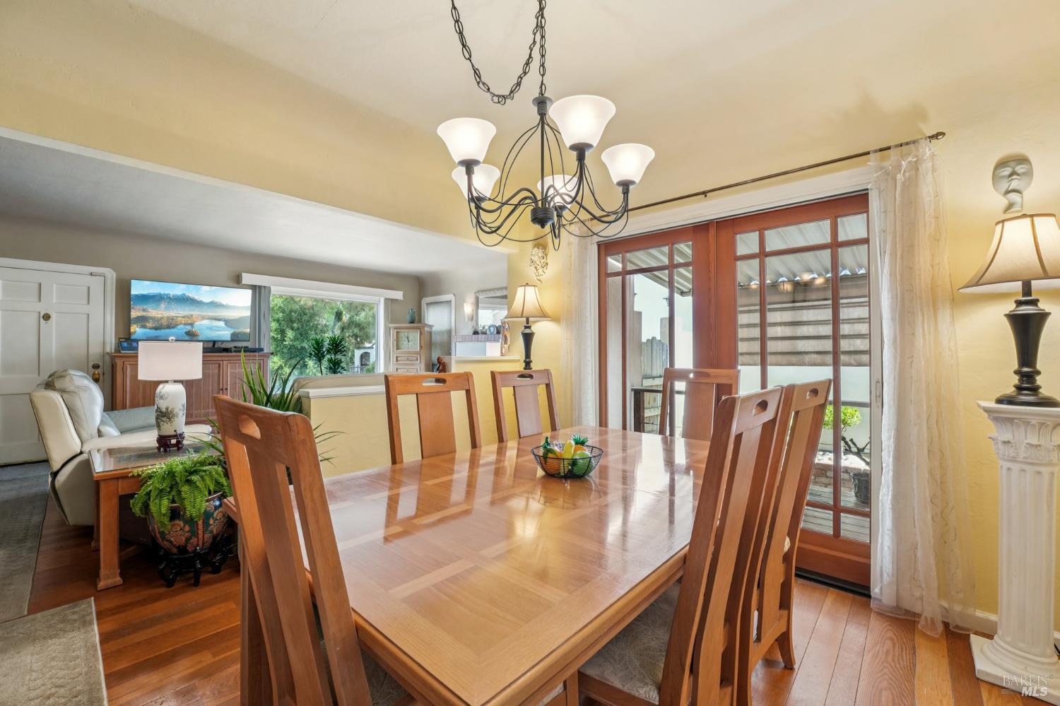 Detail Gallery Image 21 of 68 For 1072 Raymond Ave, Napa,  CA 94559 - 3 Beds | 1/1 Baths