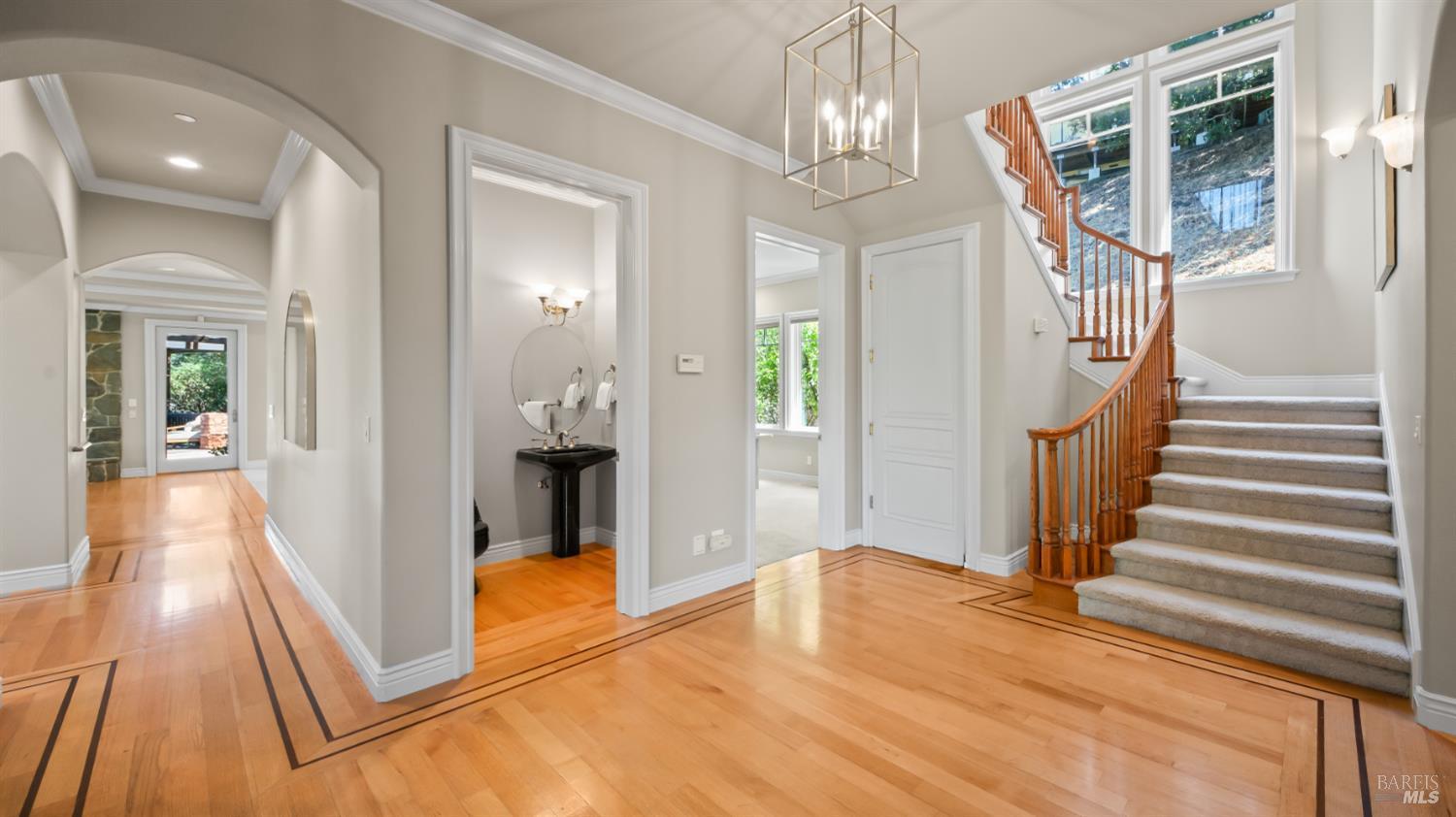 Detail Gallery Image 8 of 83 For 1 the Alameda Knls, San Anselmo,  CA 94960 - 5 Beds | 5/1 Baths