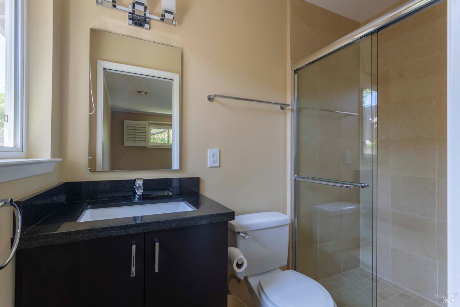 Detail Gallery Image 13 of 22 For 160 Whittier Ave, San Rafael,  CA 94903 - 4 Beds | 2 Baths
