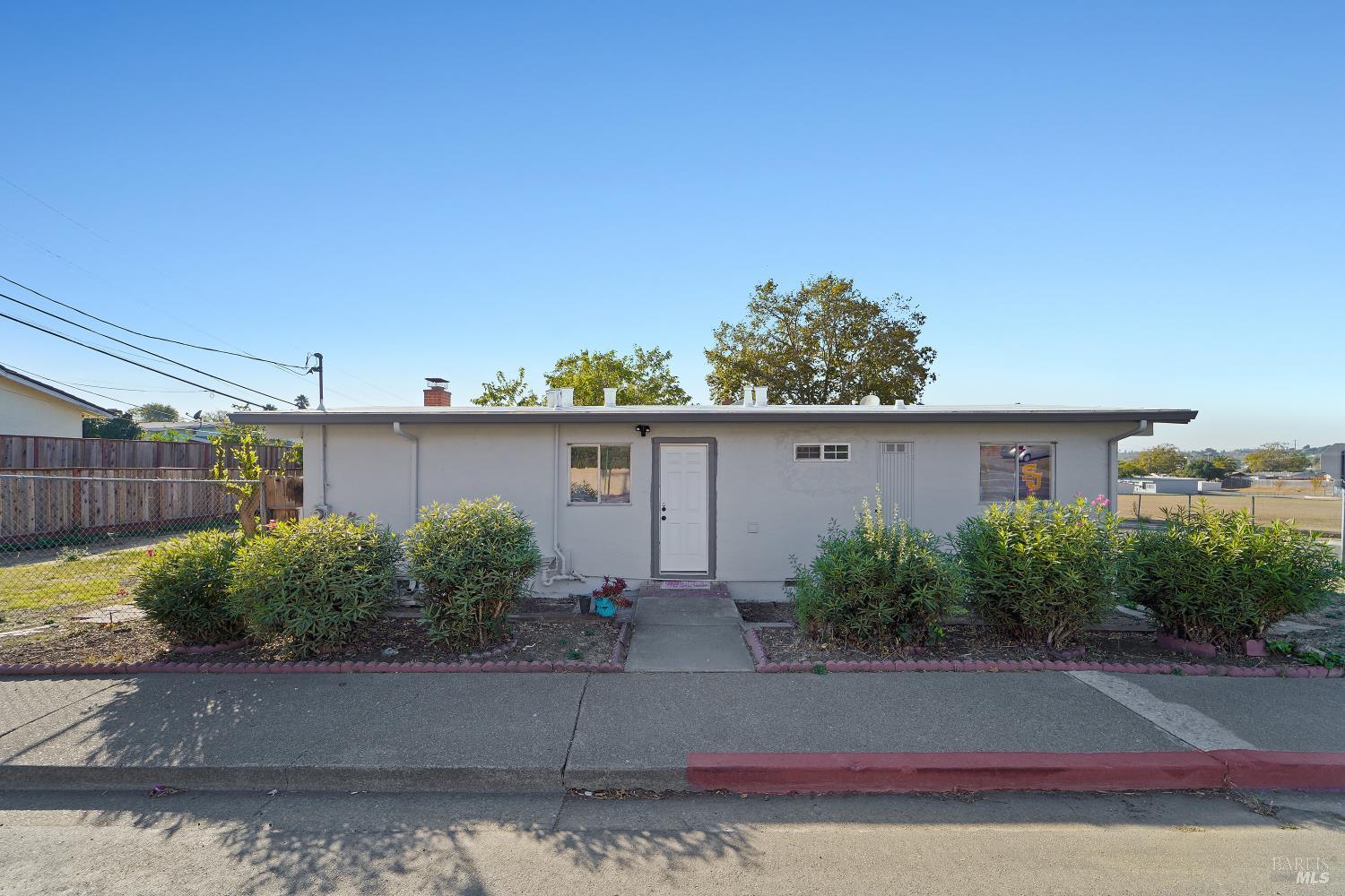 Detail Gallery Image 8 of 8 For 467 Baywood Dr, Vallejo,  CA 94591 - 3 Beds | 1 Baths