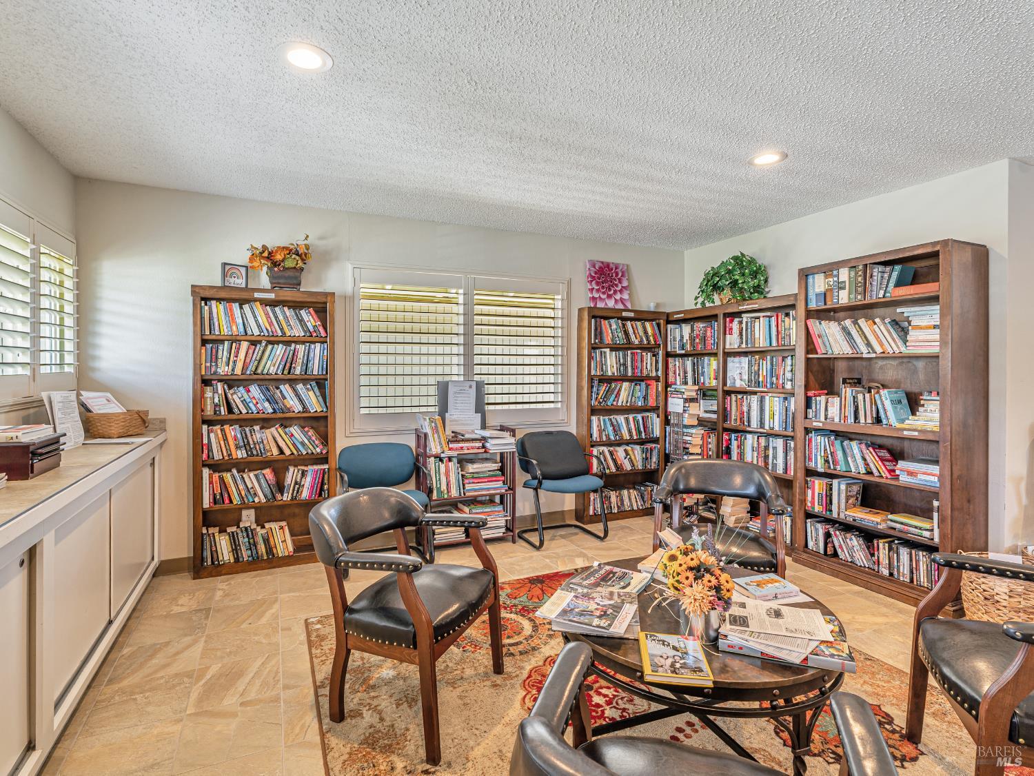 Detail Gallery Image 17 of 20 For 48 Cardinal Way, Santa Rosa,  CA 95409 - 2 Beds | 2 Baths