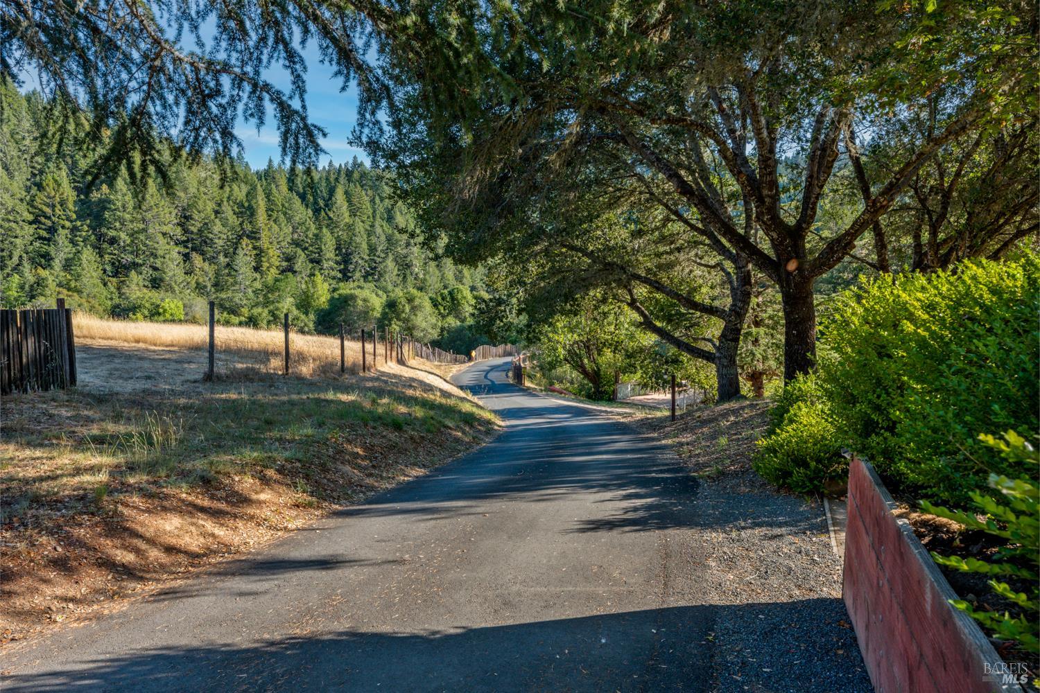 Detail Gallery Image 7 of 50 For 21200 Orr Springs Rd, Ukiah,  CA 95480 - 5 Beds | 4 Baths