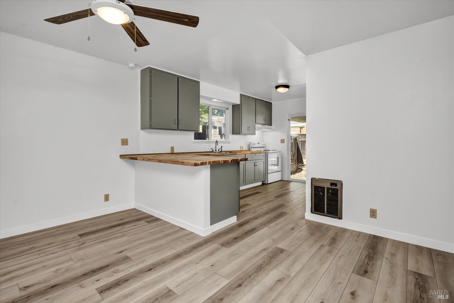 Detail Gallery Image 5 of 16 For 70 Lupoyoma Ave, Lakeport,  CA 95453 - 2 Beds | 1 Baths