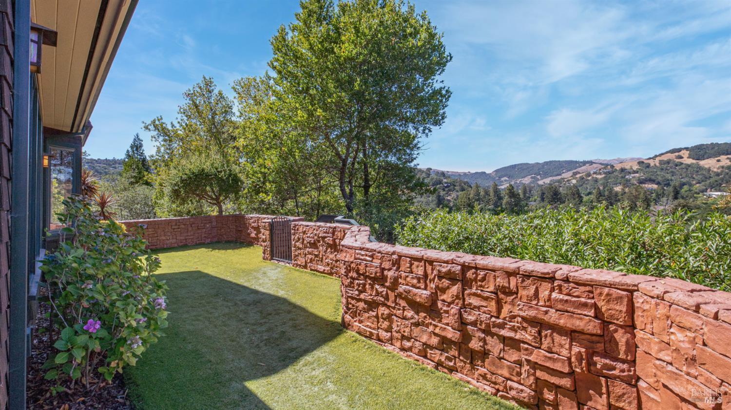 Detail Gallery Image 67 of 83 For 1 the Alameda Knls, San Anselmo,  CA 94960 - 5 Beds | 5/1 Baths