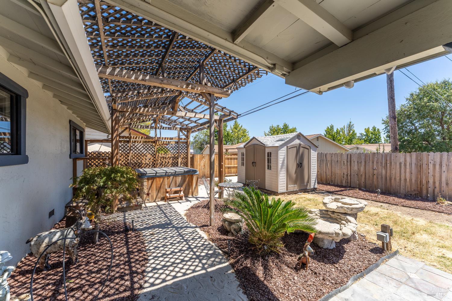 Detail Gallery Image 23 of 29 For 225 Zinfandel Dr, Ukiah,  CA 95482 - 3 Beds | 2 Baths