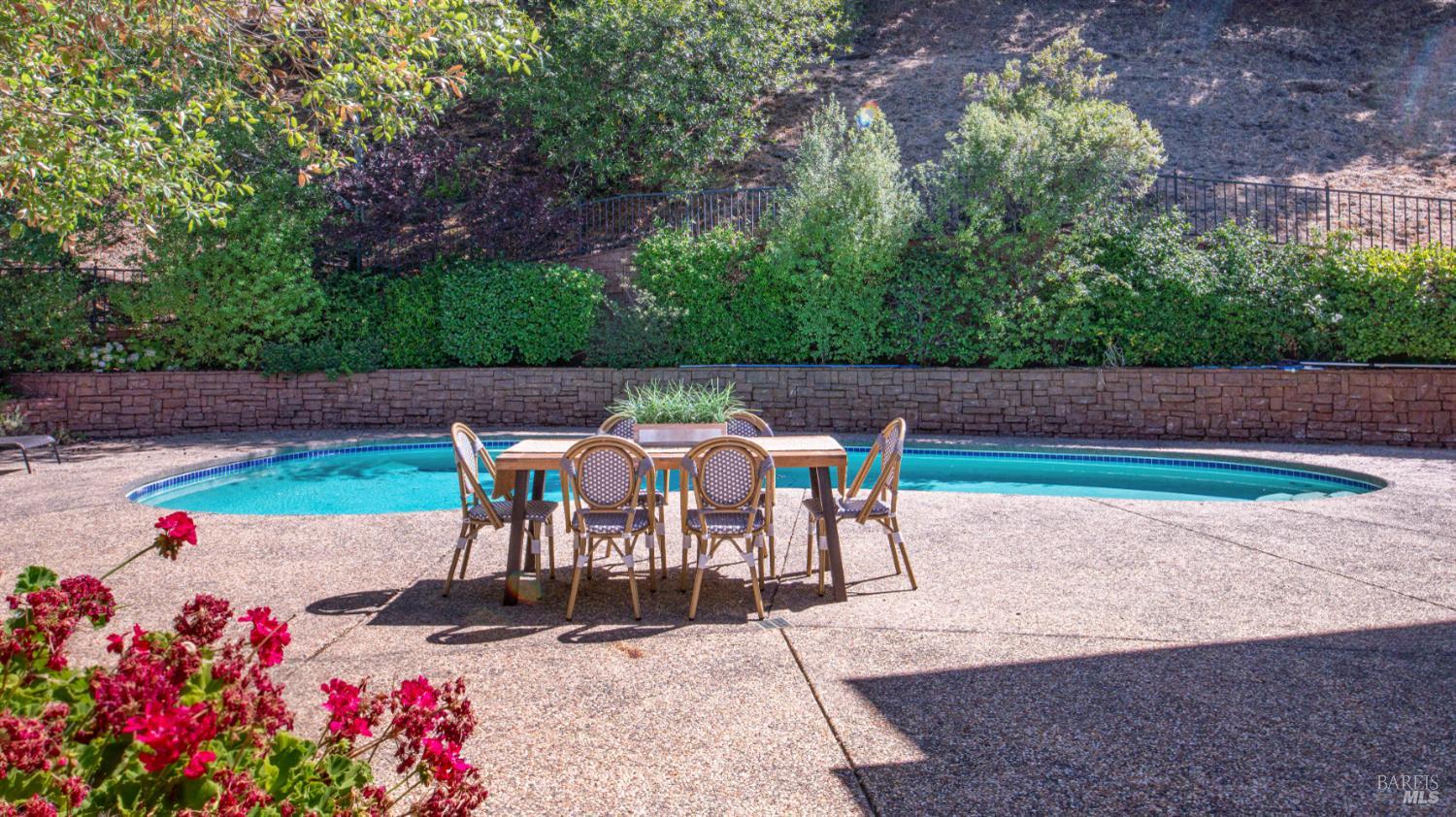 Detail Gallery Image 57 of 83 For 1 the Alameda Knls, San Anselmo,  CA 94960 - 5 Beds | 5/1 Baths