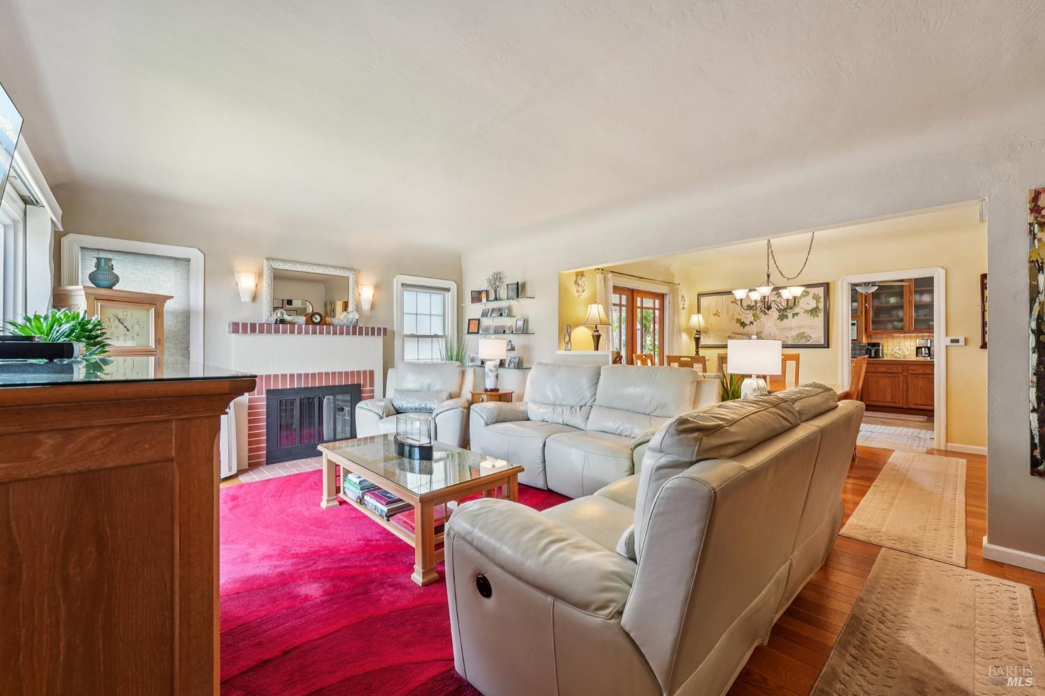 Detail Gallery Image 12 of 68 For 1072 Raymond Ave, Napa,  CA 94559 - 3 Beds | 1/1 Baths