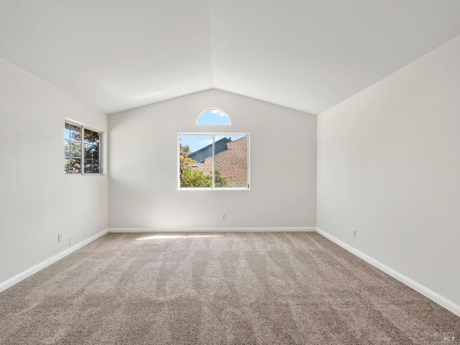 Detail Gallery Image 26 of 47 For 688 Natalie Dr, Windsor,  CA 95492 - 5 Beds | 3 Baths