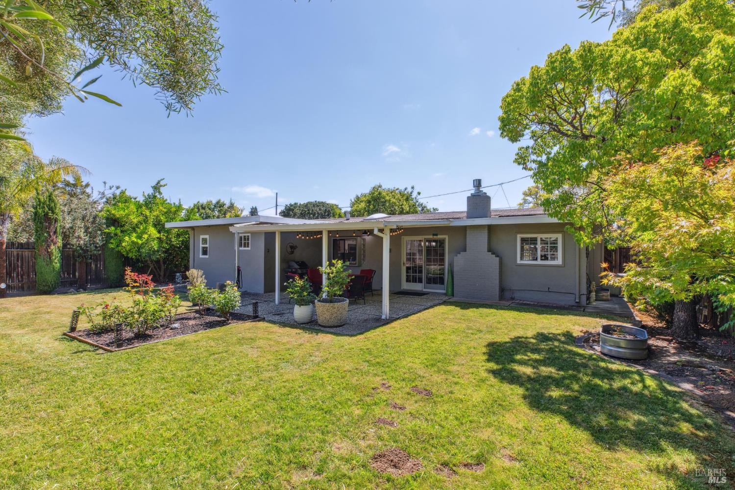 Detail Gallery Image 30 of 31 For 60 Ormond Ct, Novato,  CA 94947 - 3 Beds | 3 Baths