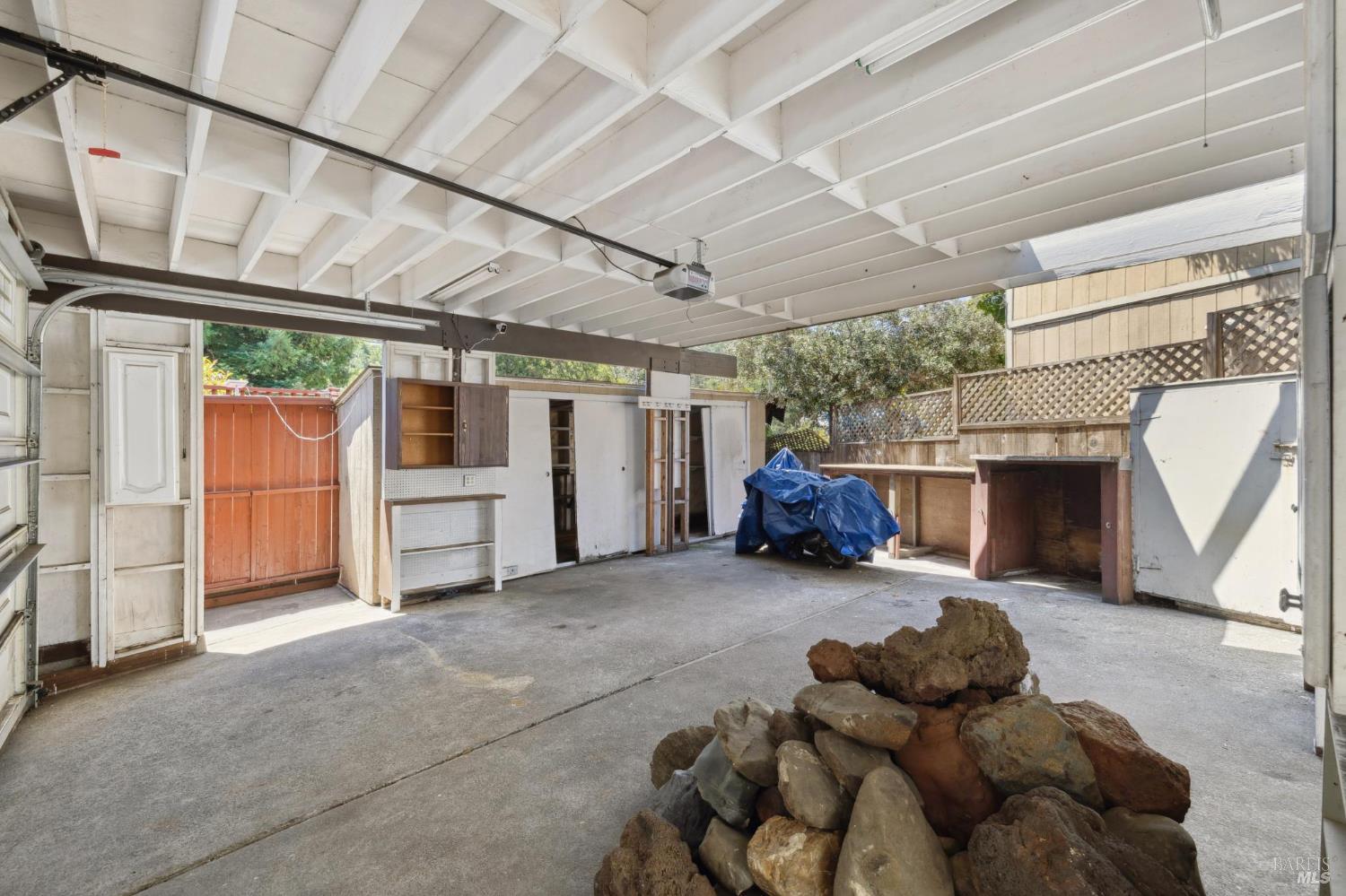 Detail Gallery Image 43 of 52 For 352 Shoreline Hwy, Mill Valley,  CA 94941 - 3 Beds | 2/1 Baths