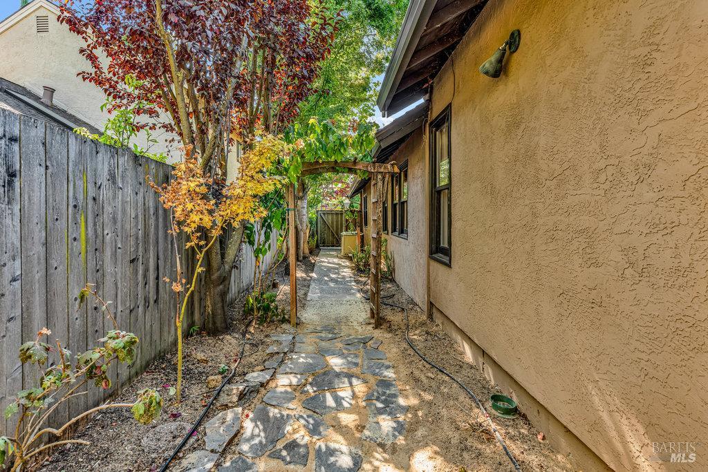 Detail Gallery Image 63 of 66 For 564 Willow Ct, Benicia,  CA 94510 - 2 Beds | 2 Baths