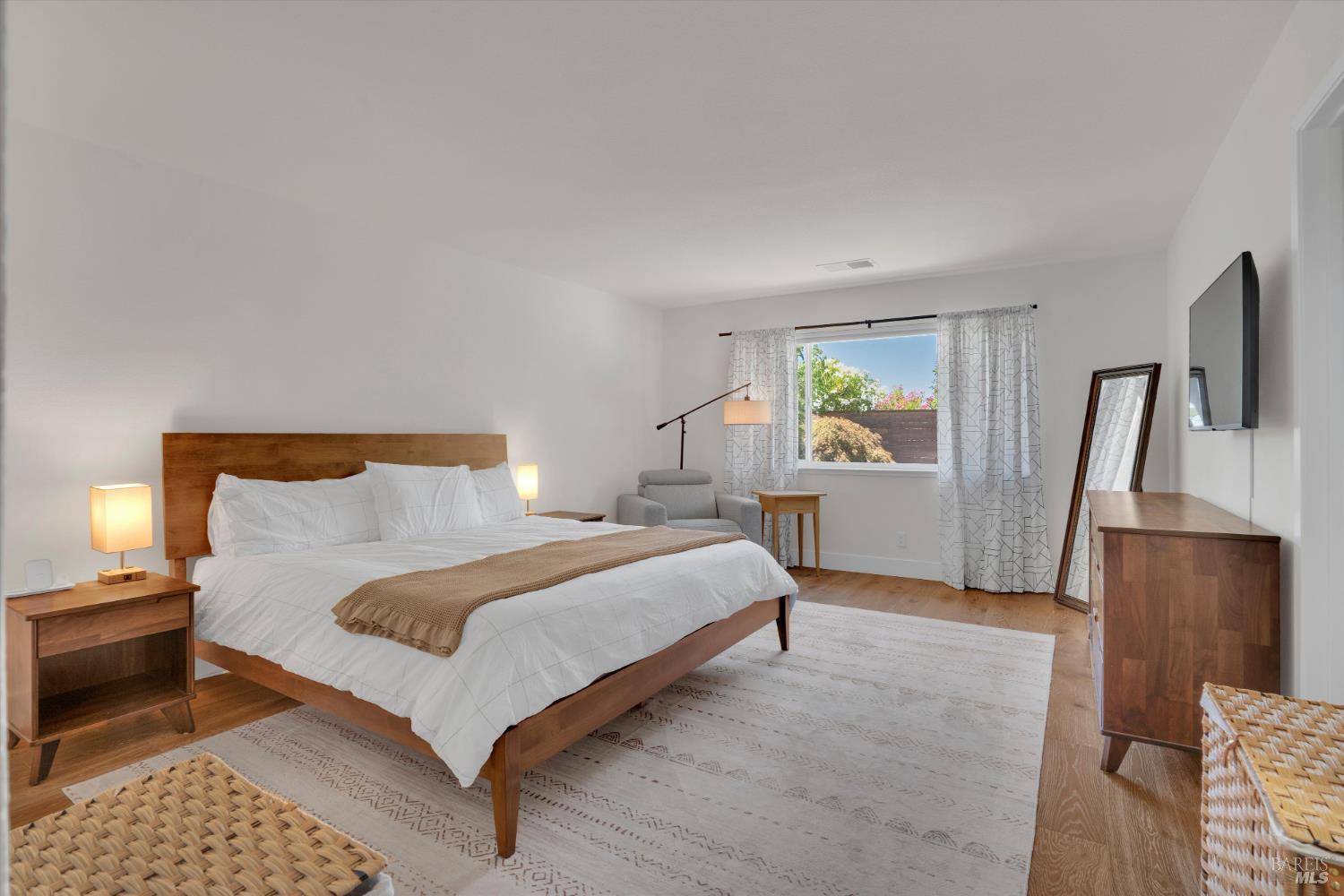 Detail Gallery Image 16 of 40 For 871 Hanlon Way, Benicia,  CA 94510 - 4 Beds | 2 Baths