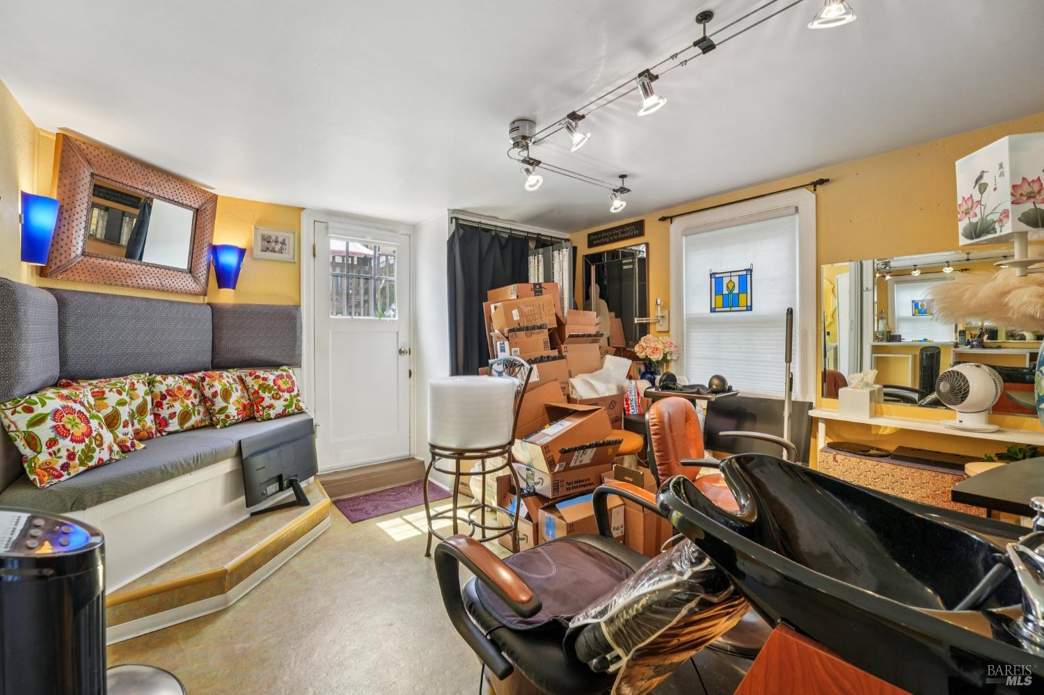Detail Gallery Image 47 of 68 For 1072 Raymond Ave, Napa,  CA 94559 - 3 Beds | 1/1 Baths