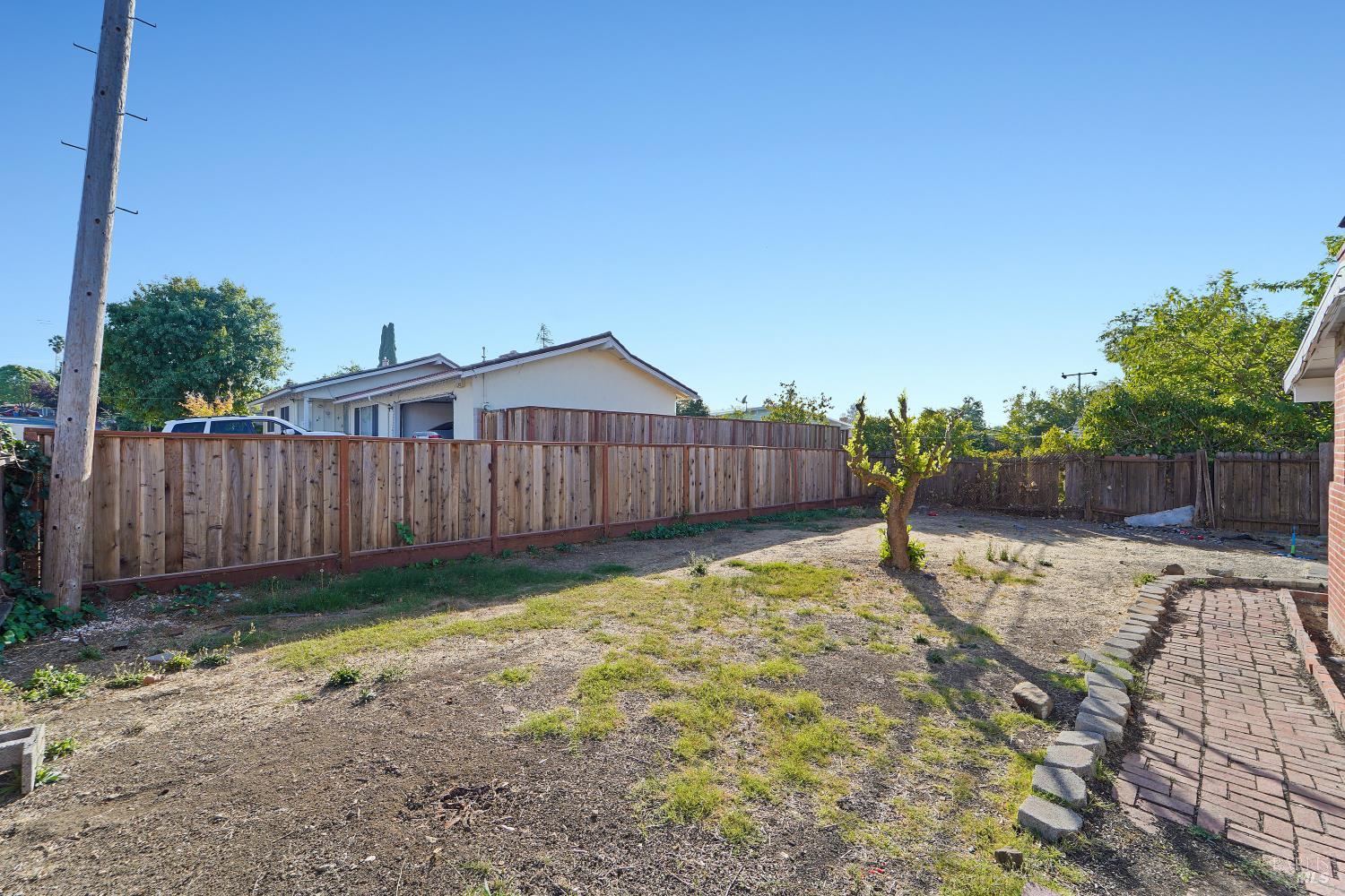 Detail Gallery Image 7 of 8 For 467 Baywood Dr, Vallejo,  CA 94591 - 3 Beds | 1 Baths