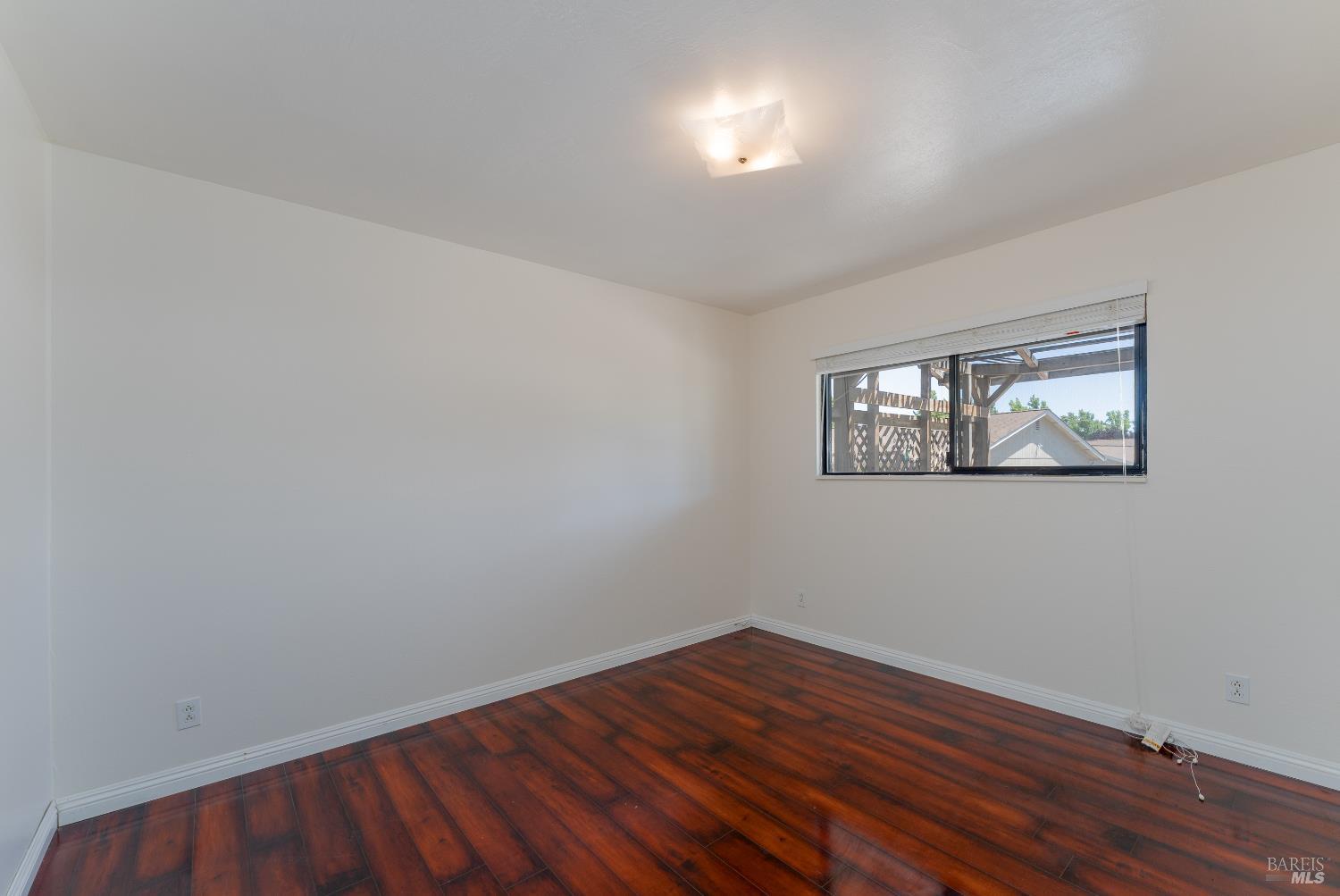 Detail Gallery Image 18 of 29 For 225 Zinfandel Dr, Ukiah,  CA 95482 - 3 Beds | 2 Baths