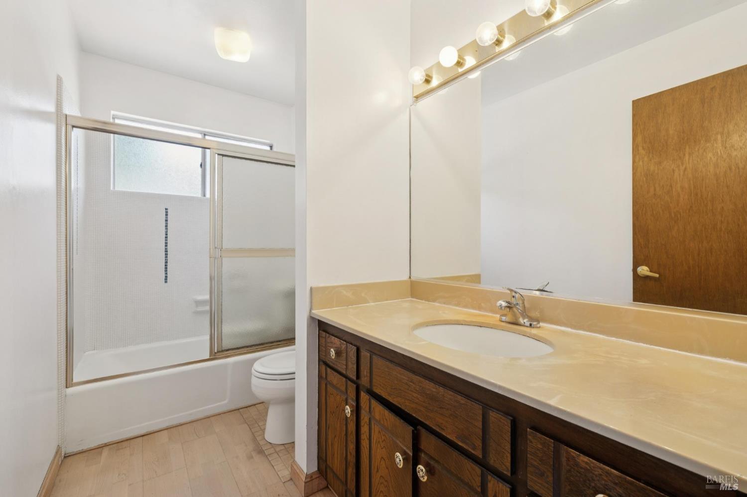 Detail Gallery Image 32 of 52 For 352 Shoreline Hwy, Mill Valley,  CA 94941 - 3 Beds | 2/1 Baths