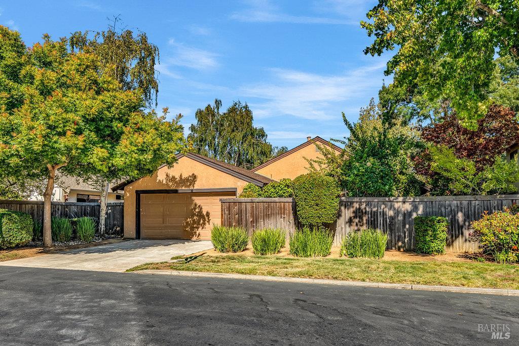 Detail Gallery Image 64 of 66 For 564 Willow Ct, Benicia,  CA 94510 - 2 Beds | 2 Baths