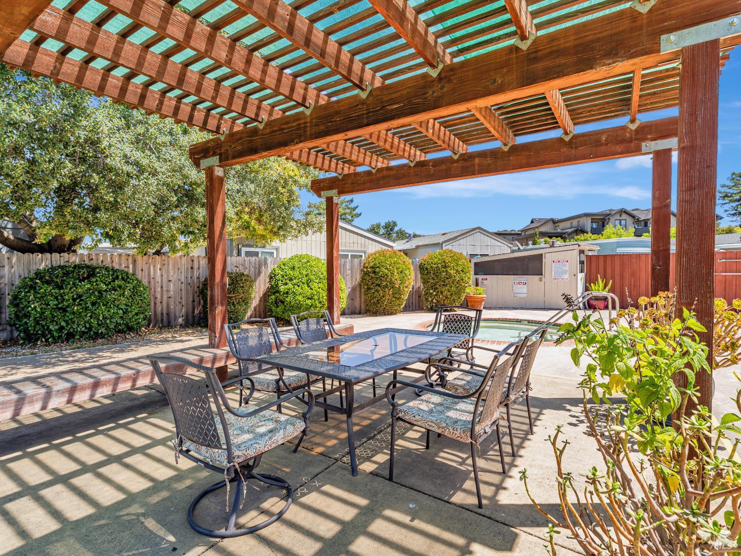 Detail Gallery Image 19 of 20 For 48 Cardinal Way, Santa Rosa,  CA 95409 - 2 Beds | 2 Baths