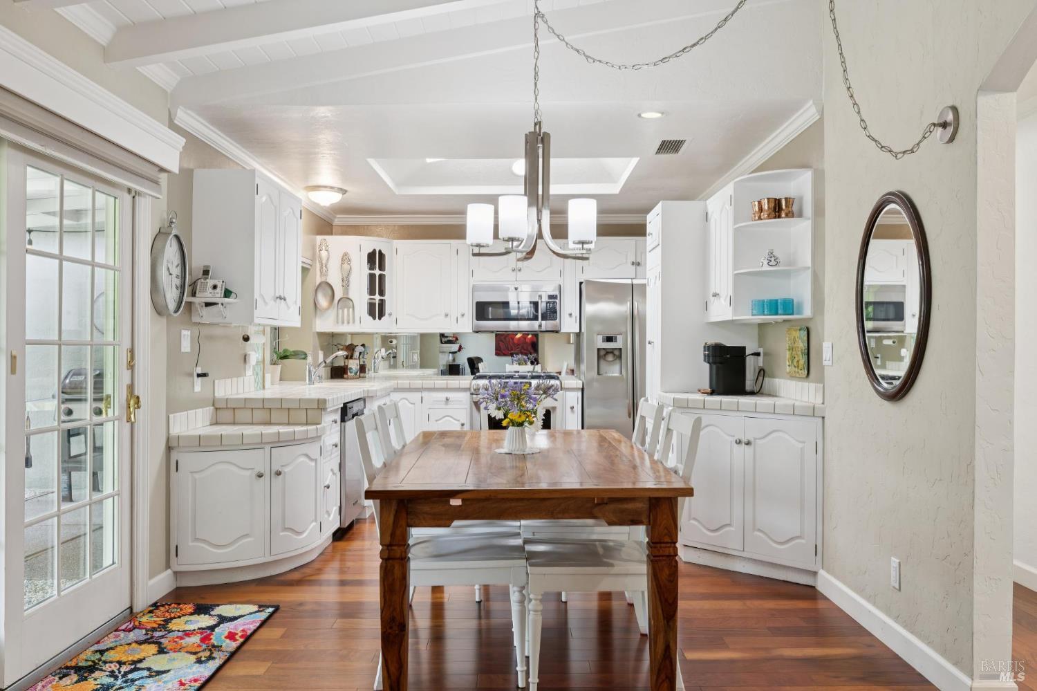 Detail Gallery Image 12 of 31 For 60 Ormond Ct, Novato,  CA 94947 - 3 Beds | 3 Baths