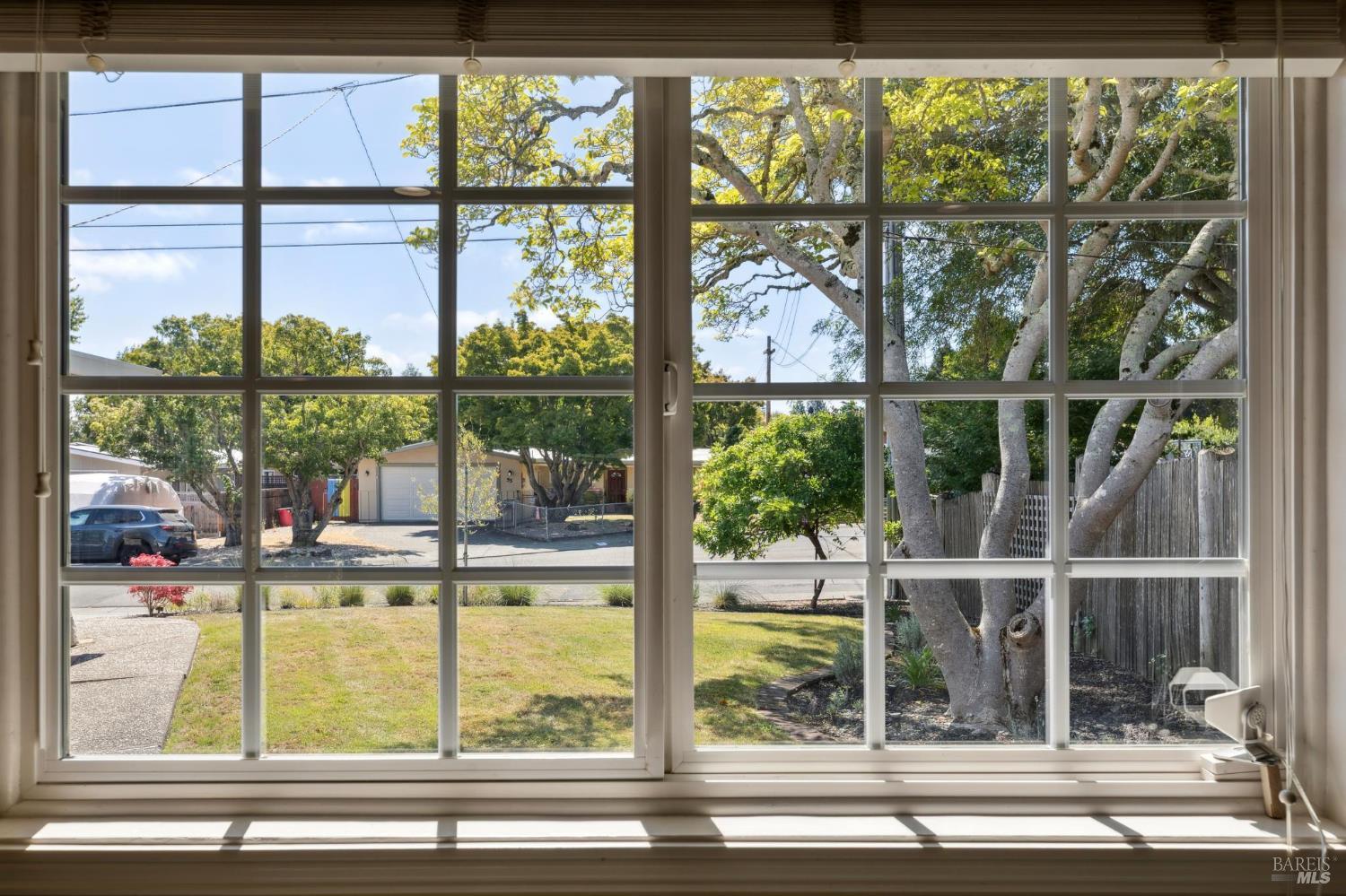 Detail Gallery Image 7 of 31 For 60 Ormond Ct, Novato,  CA 94947 - 3 Beds | 3 Baths