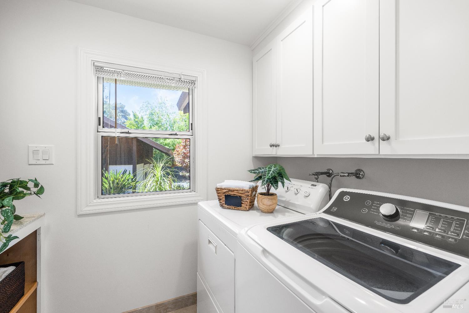 Detail Gallery Image 14 of 44 For 3051 Redwood Rd, Napa,  CA 94558 - 3 Beds | 4 Baths