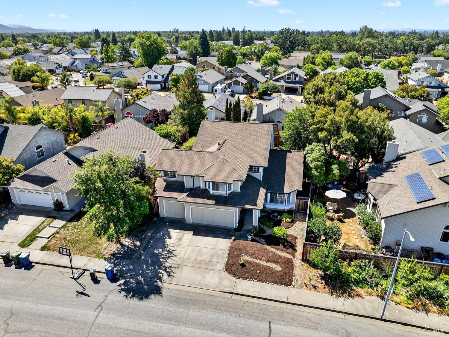 Detail Gallery Image 42 of 47 For 688 Natalie Dr, Windsor,  CA 95492 - 5 Beds | 3 Baths