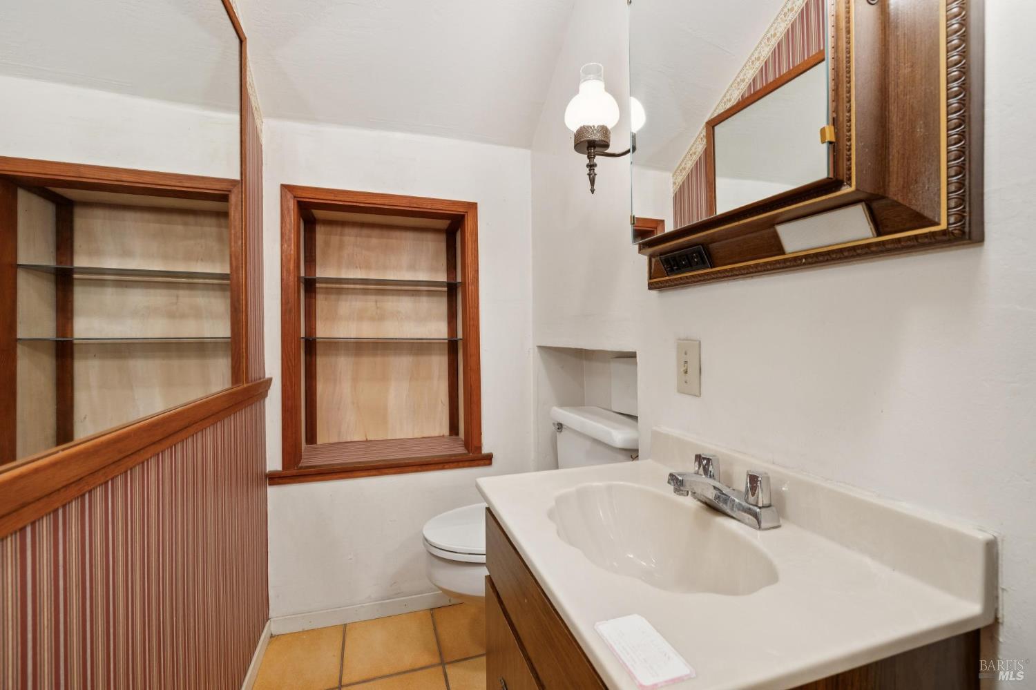 Detail Gallery Image 38 of 52 For 352 Shoreline Hwy, Mill Valley,  CA 94941 - 3 Beds | 2/1 Baths