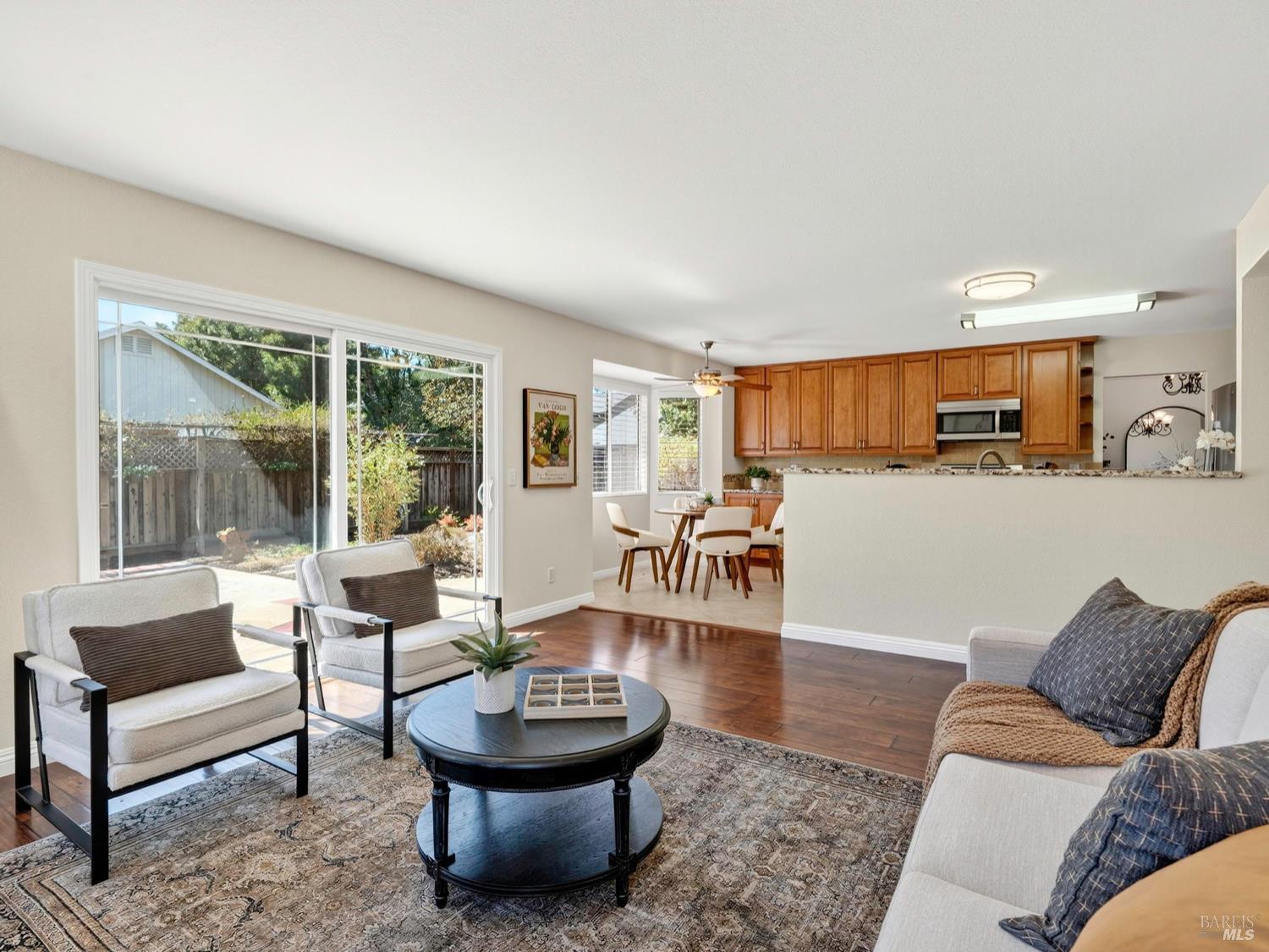 Detail Gallery Image 17 of 47 For 688 Natalie Dr, Windsor,  CA 95492 - 5 Beds | 3 Baths