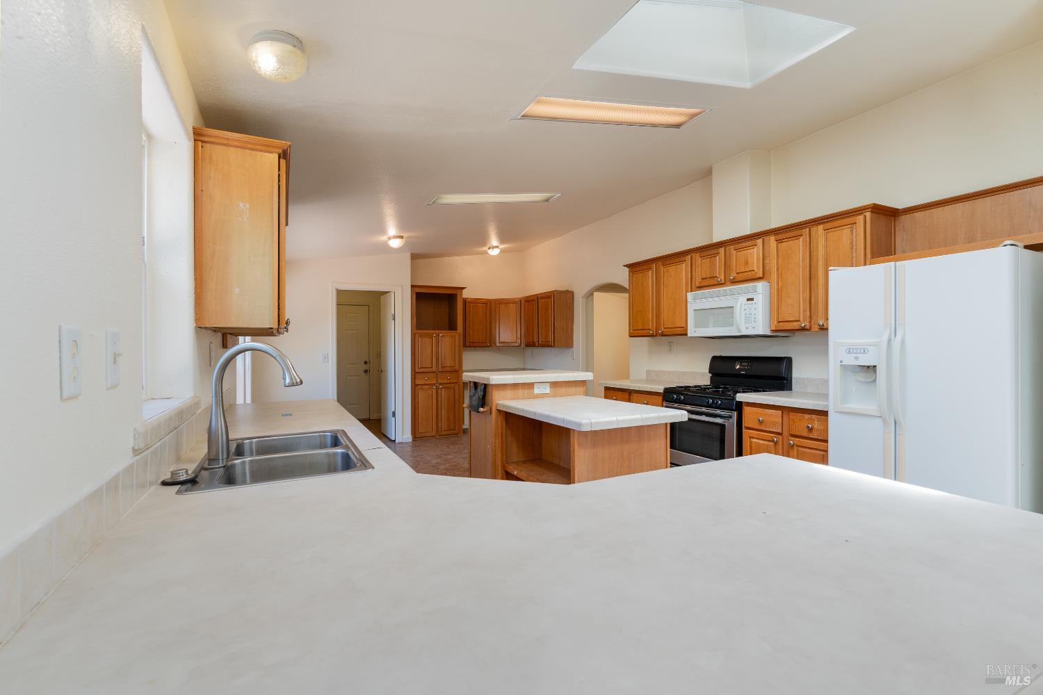 Detail Gallery Image 9 of 25 For 1409 W State Highway 20 Hwy, Upper Lake,  CA 95485 - 3 Beds | 2 Baths