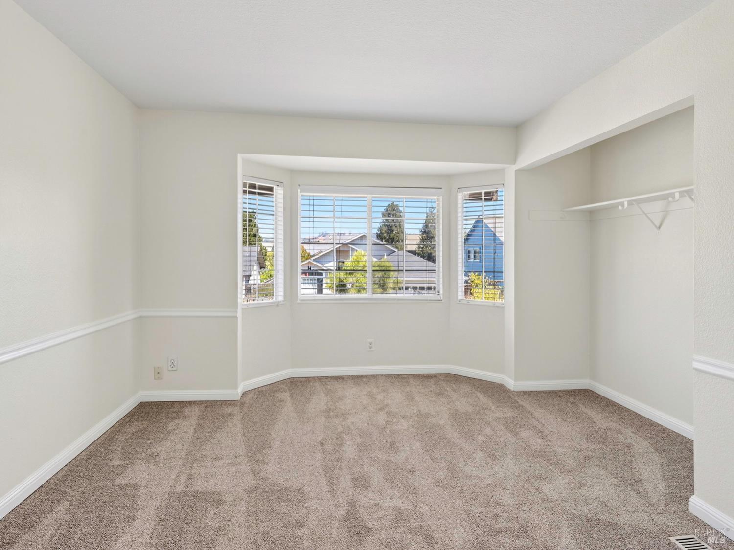 Detail Gallery Image 23 of 47 For 688 Natalie Dr, Windsor,  CA 95492 - 5 Beds | 3 Baths
