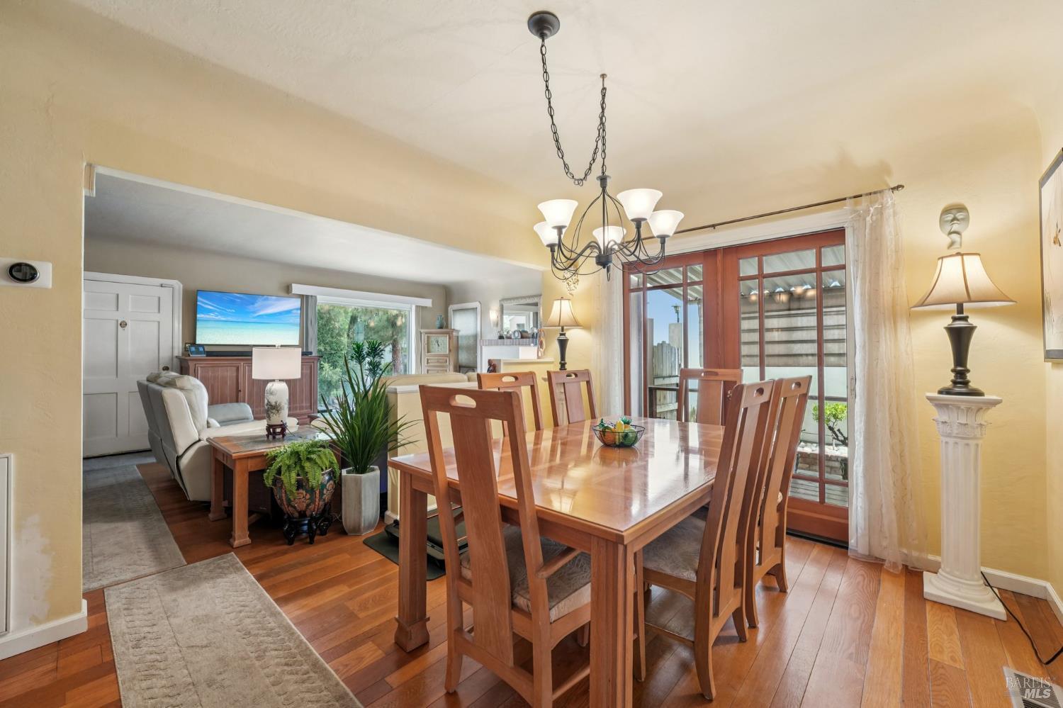 Detail Gallery Image 19 of 68 For 1072 Raymond Ave, Napa,  CA 94559 - 3 Beds | 1/1 Baths