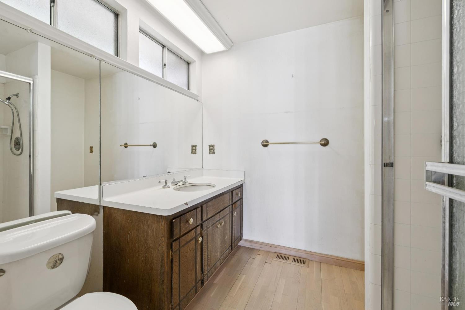 Detail Gallery Image 29 of 52 For 352 Shoreline Hwy, Mill Valley,  CA 94941 - 3 Beds | 2/1 Baths