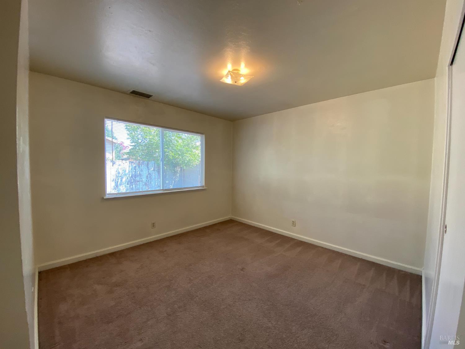 Detail Gallery Image 10 of 18 For 506 Nebraska St, Fairfield,  CA 94533 - 3 Beds | 2 Baths