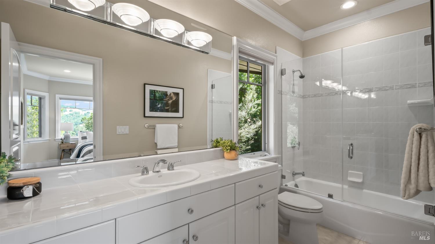 Detail Gallery Image 49 of 83 For 1 the Alameda Knls, San Anselmo,  CA 94960 - 5 Beds | 5/1 Baths