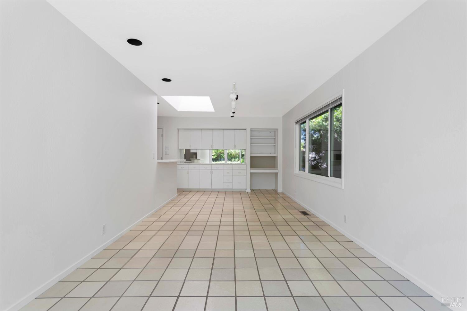Detail Gallery Image 15 of 22 For 160 Whittier Ave, San Rafael,  CA 94903 - 4 Beds | 2 Baths