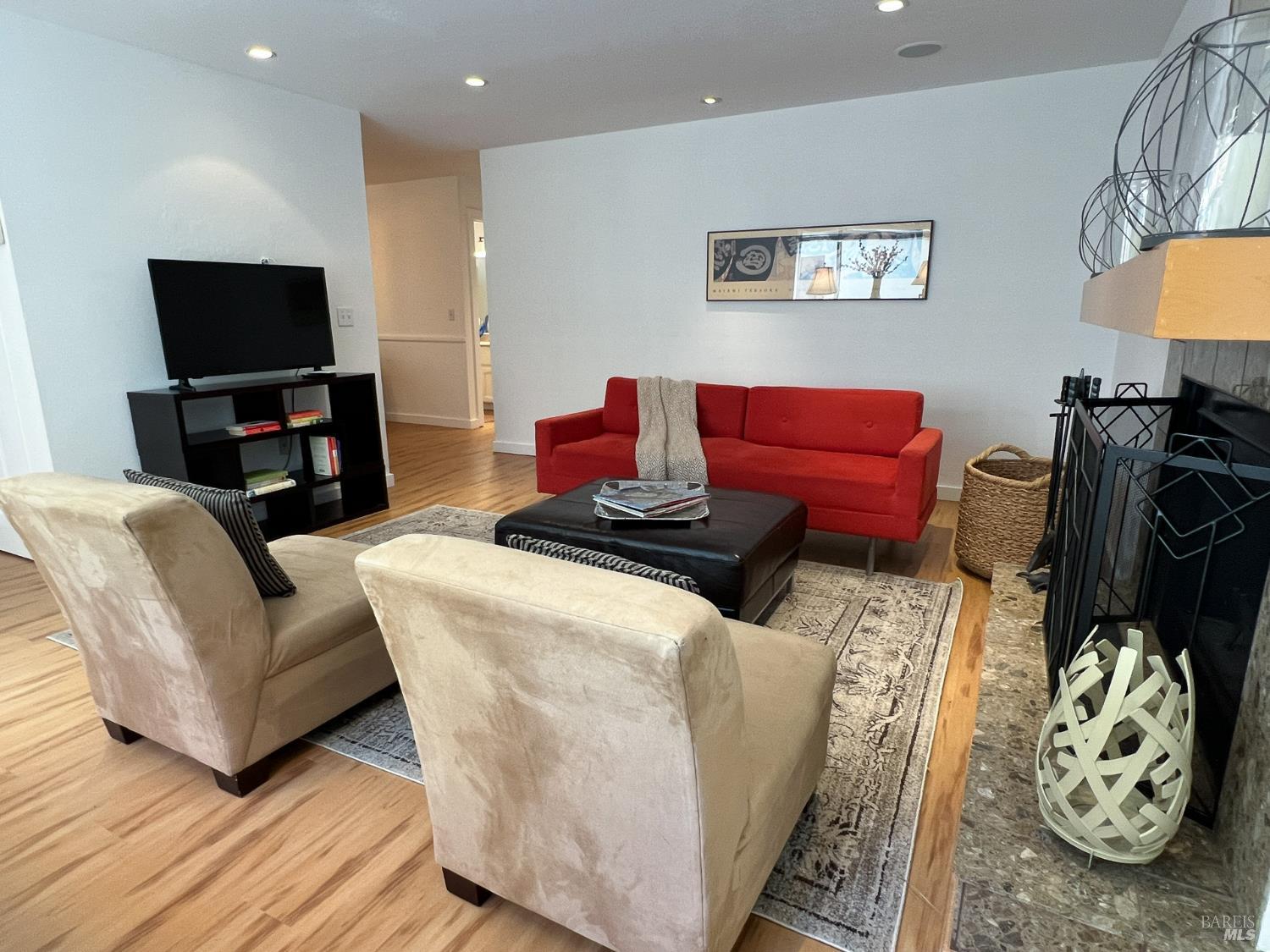 Detail Gallery Image 8 of 33 For 438 Crivelli Dr, Sonoma,  CA 95476 - 3 Beds | 2 Baths