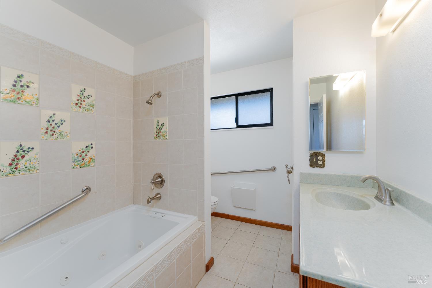 Detail Gallery Image 19 of 29 For 225 Zinfandel Dr, Ukiah,  CA 95482 - 3 Beds | 2 Baths