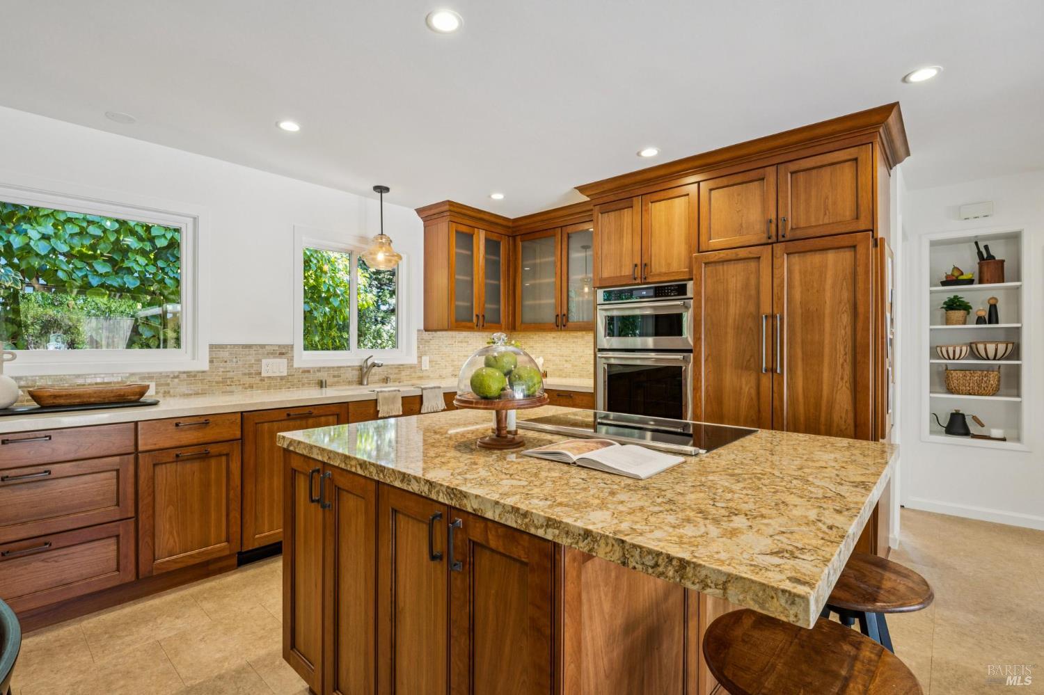 Detail Gallery Image 10 of 49 For 169 Kipling Dr, Mill Valley,  CA 94941 - 3 Beds | 2 Baths