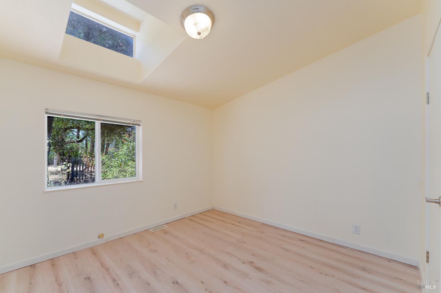Detail Gallery Image 16 of 25 For 1409 W State Highway 20 Hwy, Upper Lake,  CA 95485 - 3 Beds | 2 Baths